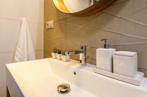 Royal Cafe Apartman