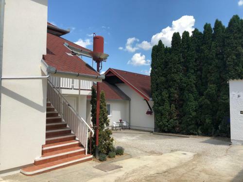 Apartamento White Crow House