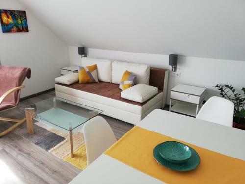 Hostal �va Apartman