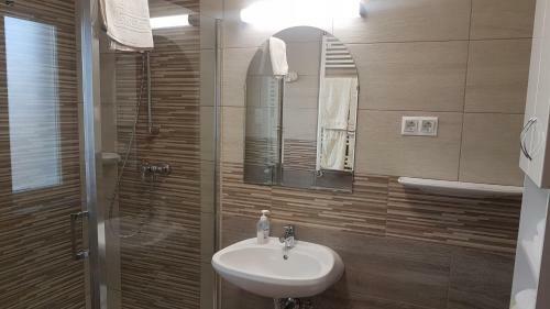 Hostal Elza H�z
