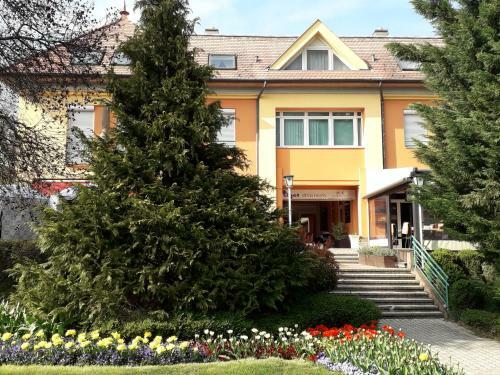 Helena Apartman