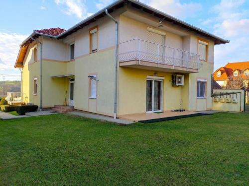 V�r-lak Apartman