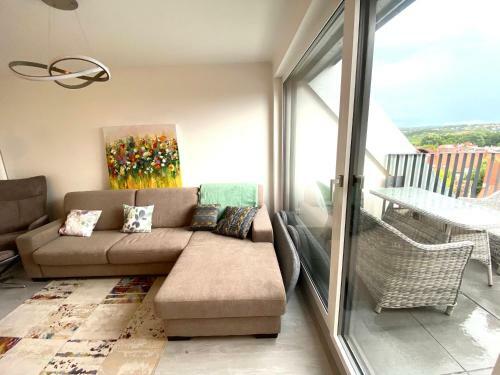 Panorama View Apartment In City Center