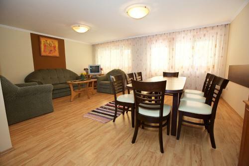 Zoli Apartmanok-br�dy 51-53