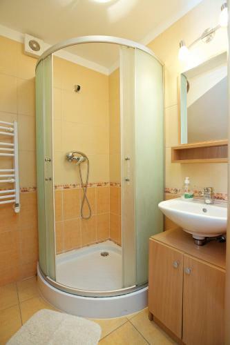Zoli Apartmanok-br�dy 51-53