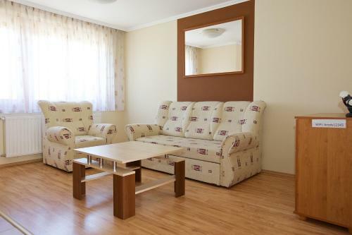 Zoli Apartmanok-br�dy 51-53