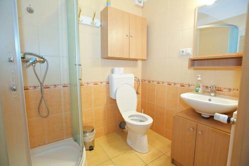 Zoli Apartmanok-br�dy 51-53