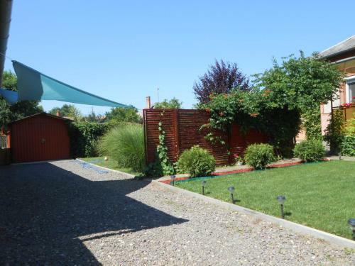 Zs�ka Apartman