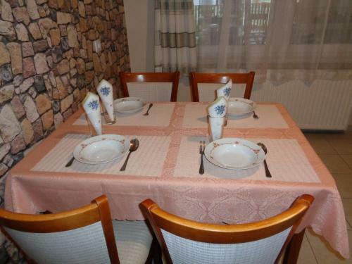 Irisz Apartman Hajd�szoboszl�