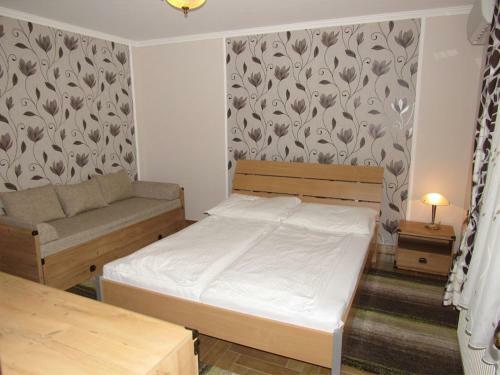 Szegf? Apartman