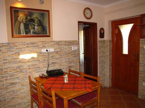 Szegf? Apartman