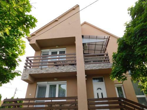 Wessel�nyi Apartmanh�z