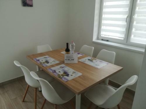 Hajnal Apartmanh�z