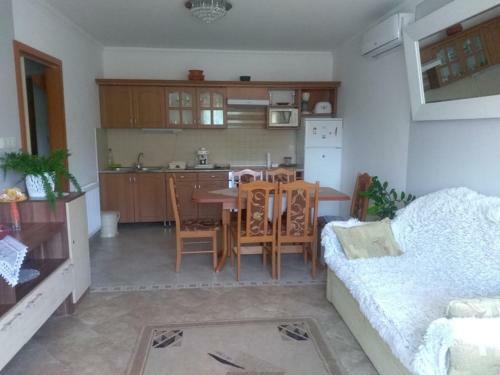 Mia Apartman