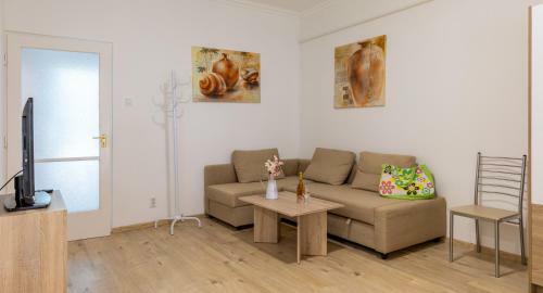 Compass Apartmanok II