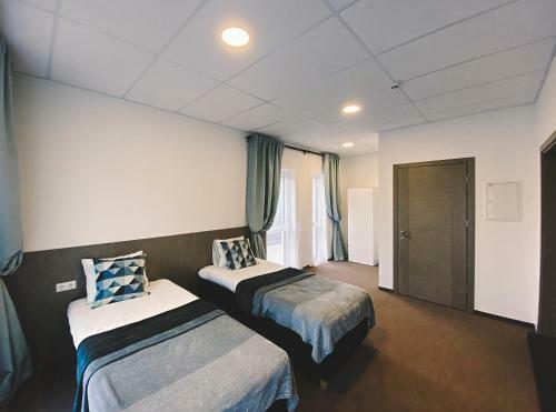 Hostal Floros Namai