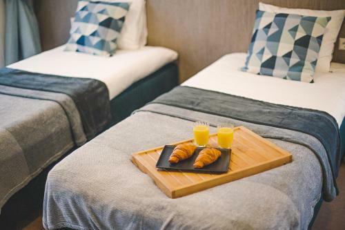 Hostal Floros Namai