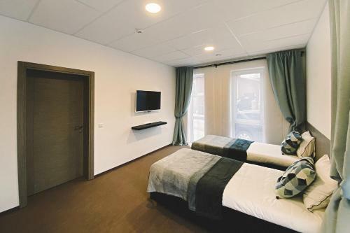 Hostal Floros Namai