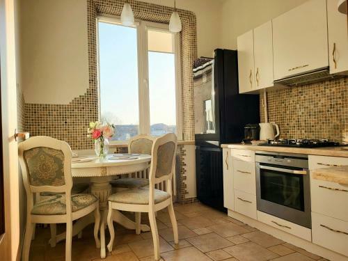 E. D. Angel Wing Apartment