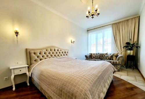 E. D. Angel Wing Apartment