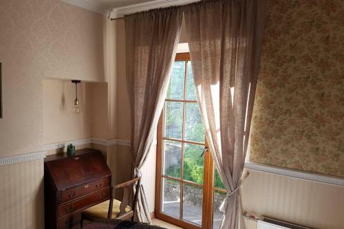 Barrister's Apartments With Fireplace
