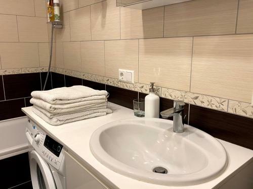 Zalgirio Modern Apartment In Vilnius City Center, With Balcony