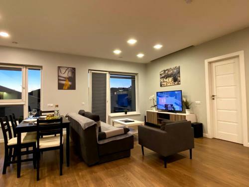 Zalgirio Modern Apartment In Vilnius City Center, With Balcony
