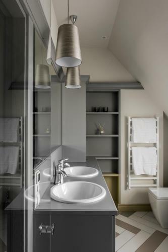 City Entrance Apartment