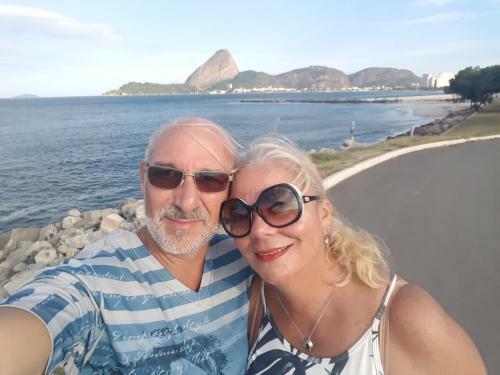 Apartamento Edificio Alone Com Terra�o Na Quadra Da Praia, Espa�oso E Silencioso