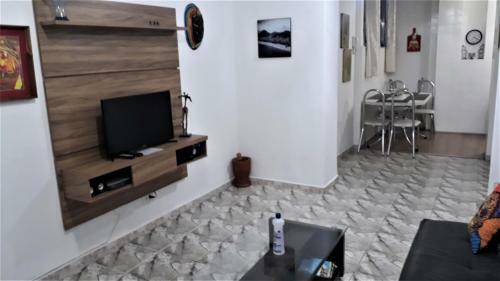 Apartamento Edificio Alone Com Terra�o Na Quadra Da Praia, Espa�oso E Silencioso