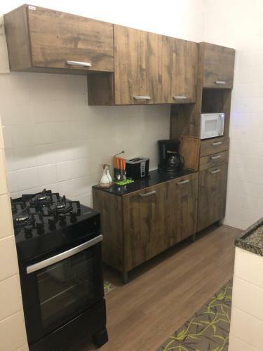 Apartamento Edificio Alone Com Terra�o Na Quadra Da Praia, Espa�oso E Silencioso