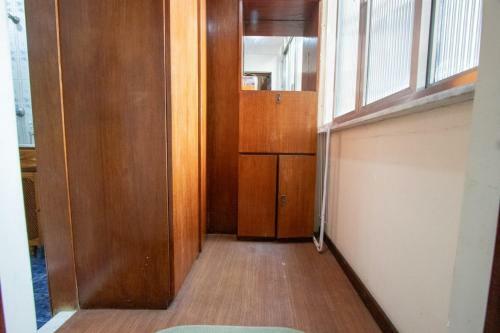 Apartamento Copacabana, Silencioso, Quadra Da Praia