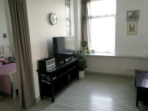 Vilnius Apartment With Stained Glass