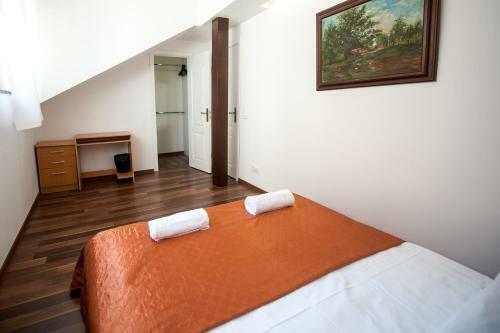 V 12 -terrace + 3 Rooms Apartment Vilnius Old Town