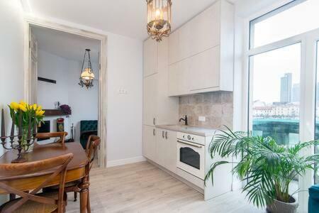 Opera And Ballet Theatre Apartment By Urban Rent