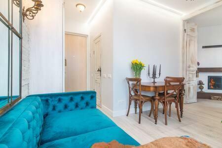 Opera And Ballet Theatre Apartment By Urban Rent