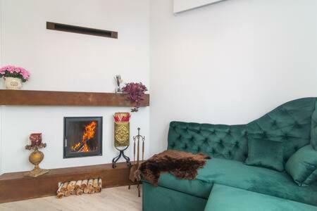 Opera And Ballet Theatre Apartment By Urban Rent