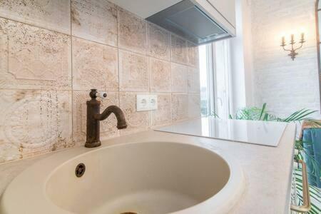 Opera And Ballet Theatre Apartment By Urban Rent