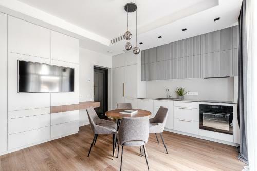 Luxurious Apartment In Vilnius Old Town By Reside Baltic