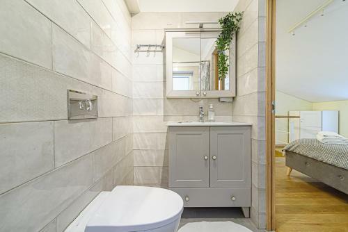 2 Floors New Town Apartment By Urban Rent