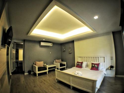 Hotel Paragon Inn