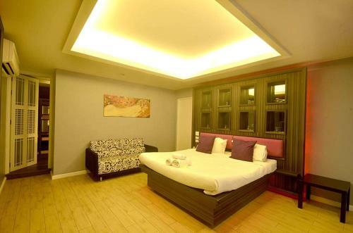 Hotel Paragon Inn