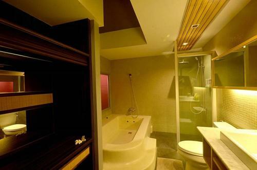 Hotel Paragon Inn