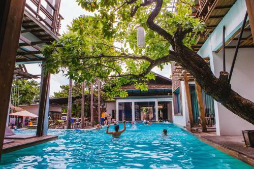 Hotel Paragon Inn