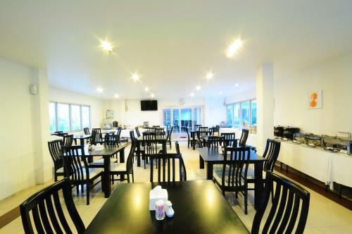 Bs Premier Airport Hotel