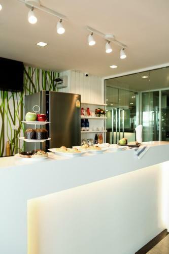 Hotel Crystal Suites