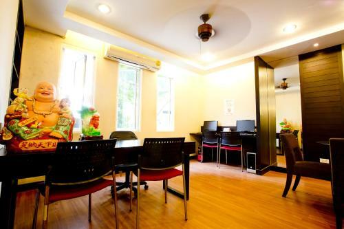 Sinsuvarn Airport Suite Hotel