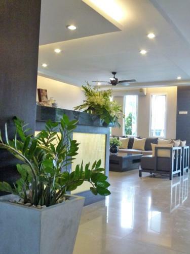 Sinsuvarn Airport Suite Hotel