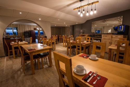 Hotel Logis H�tel Beaus�jour