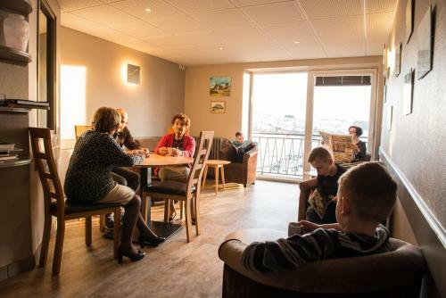 Hotel Logis H�tel Beaus�jour
